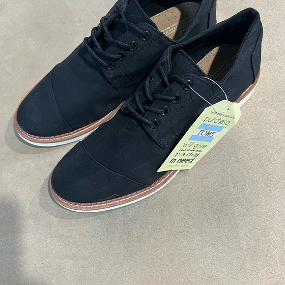 TOMS Men’s Oxford shoes - Picture 2 of 6